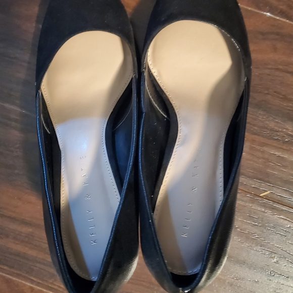 Kelly and Katie Black leather/suede heels - Picture 2 of 4